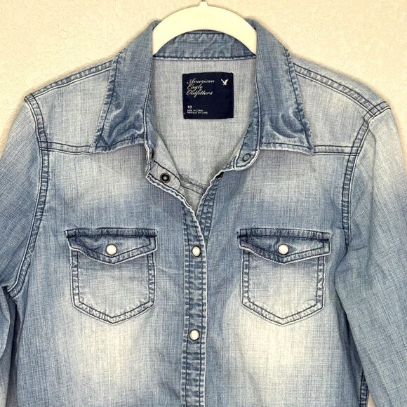 American Eagle Outfitters Shirt Womens 10 Blue Chambray Denim Western Pearl Snap - Picture 4 of 9